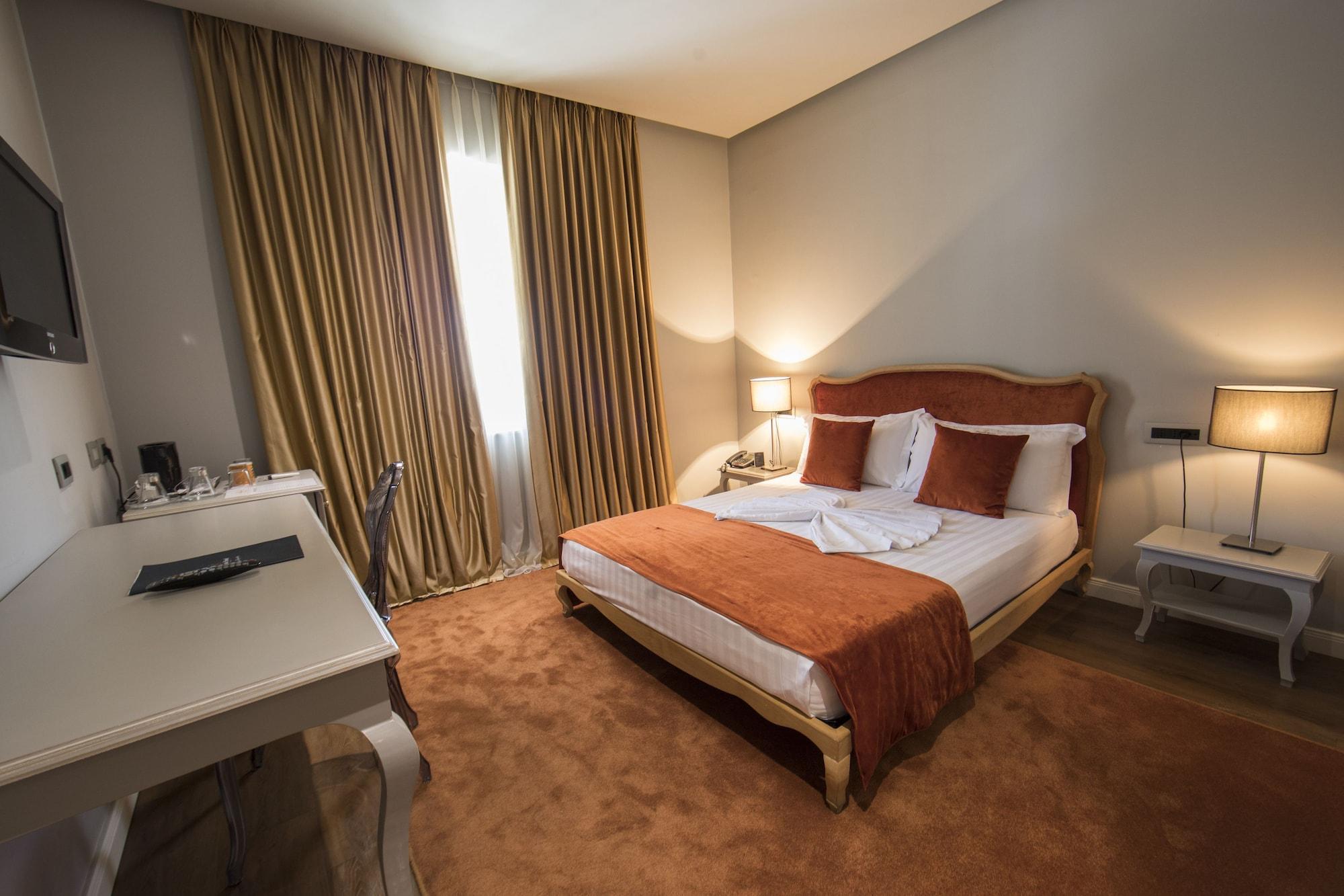 Classic Hotel Tirana Eksteriør billede