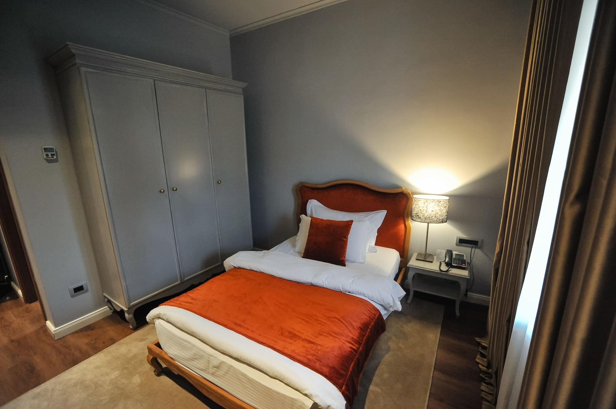 Classic Hotel Tirana Eksteriør billede