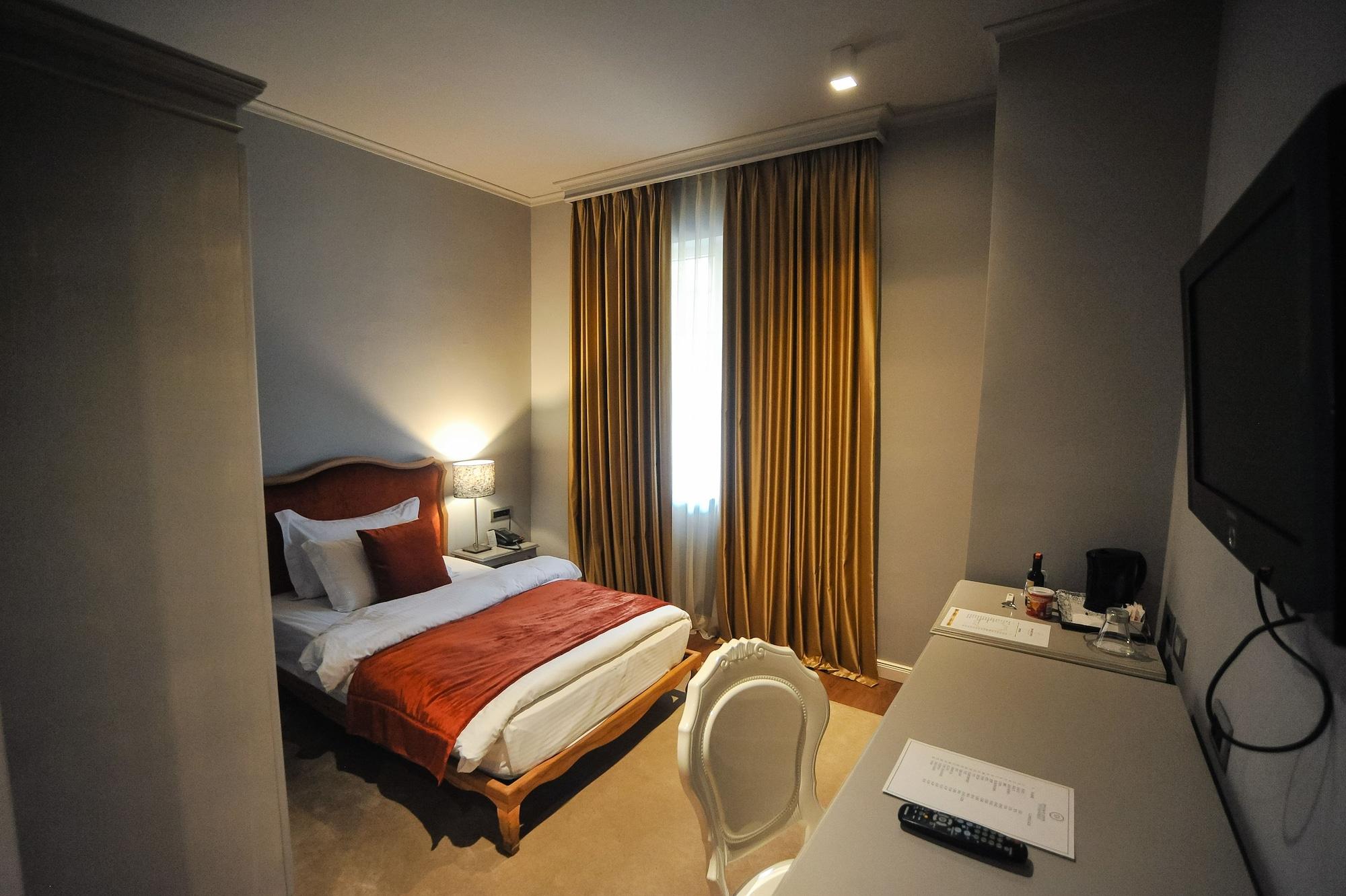 Classic Hotel Tirana Eksteriør billede