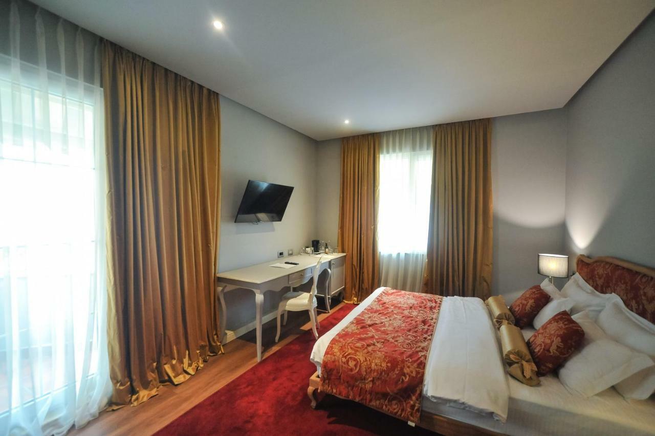 Classic Hotel Tirana Eksteriør billede